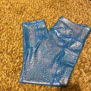 NWTB ZYIA BLUE MERMAID LIGHT AND TIGHT CAPRI size 6-8